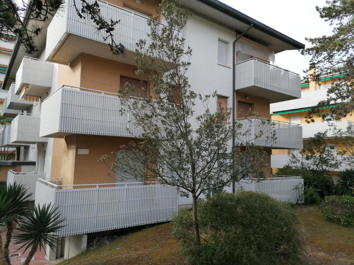 Condominio Rosa Lignano Sabbiadoro Buitenkant foto